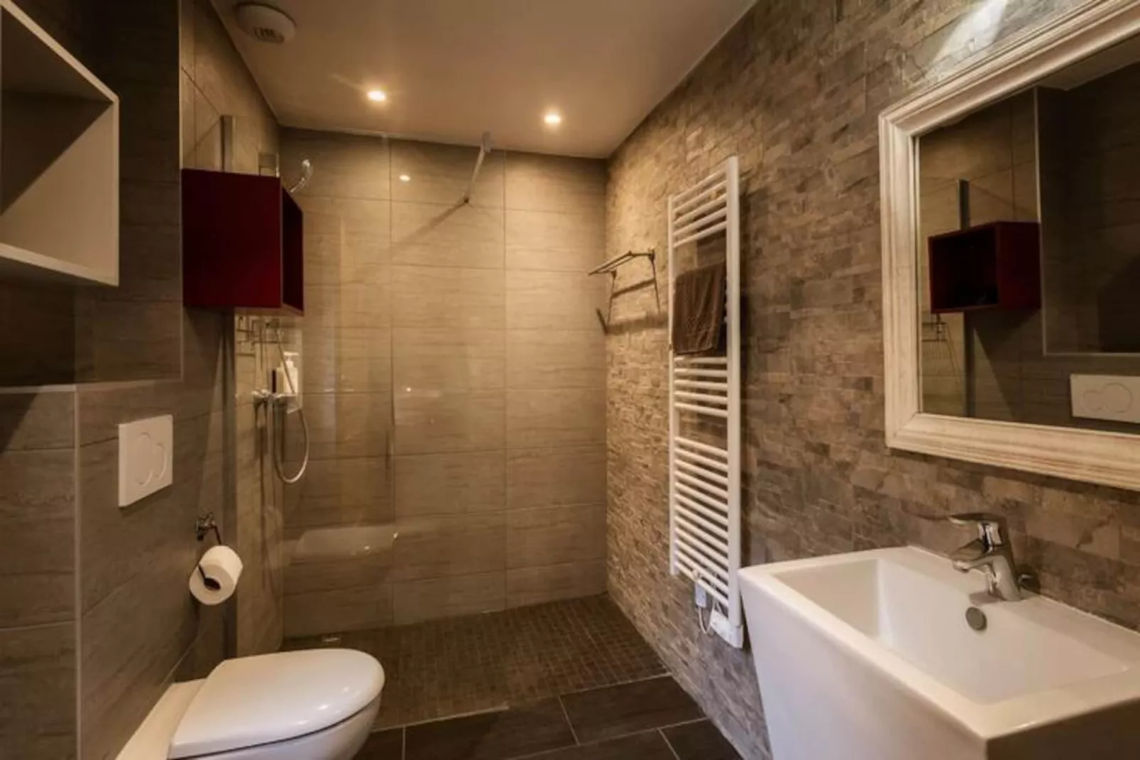 Les Chalets D'adrien-Niet-getagd