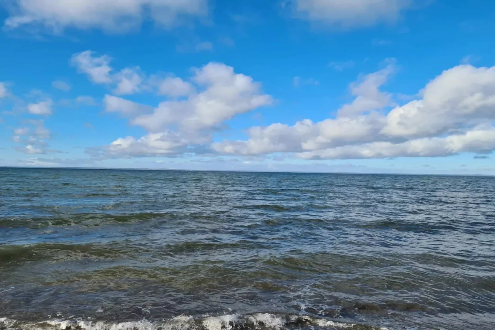 Luxe zwembad retraite bij zee -- By Traum Ferienwohnungen-Waterzicht