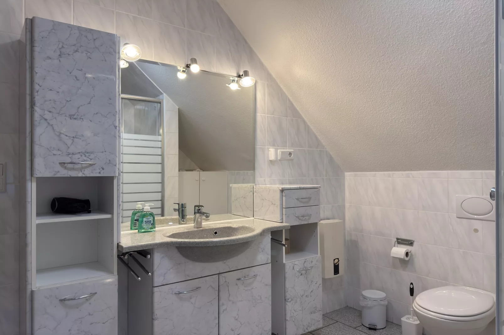 Gruppenhaus Hochsauerland-Badkamer