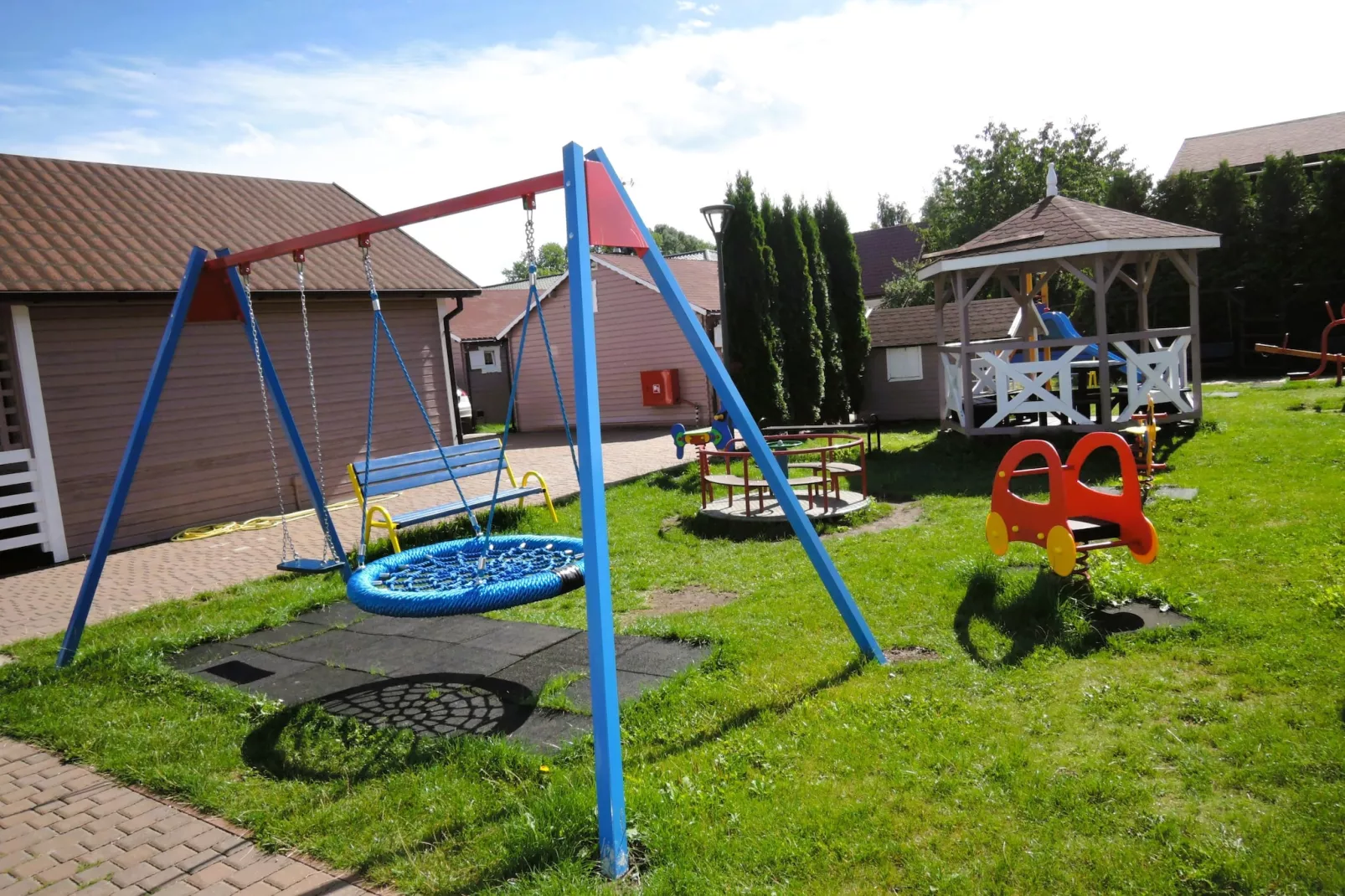 Domy wakacyjne w Międzyzdrojach z podgrzewanym basenem-Tuinen zomer