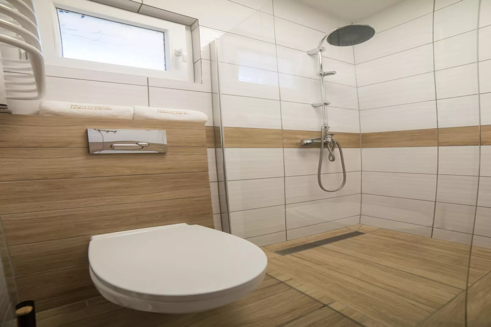 Apartament 7-osobowy parter Jarosławiec-Badkamer