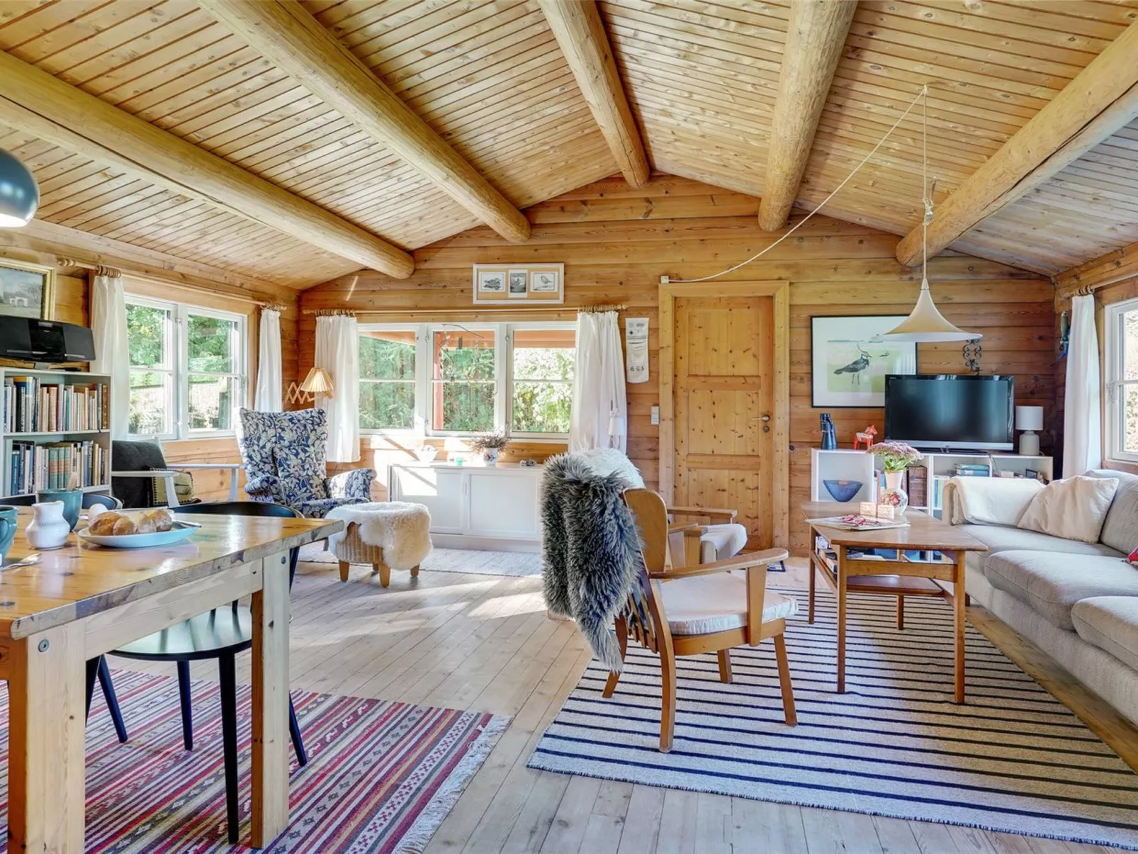 "Thrine" - 100m to the fjord-Binnen