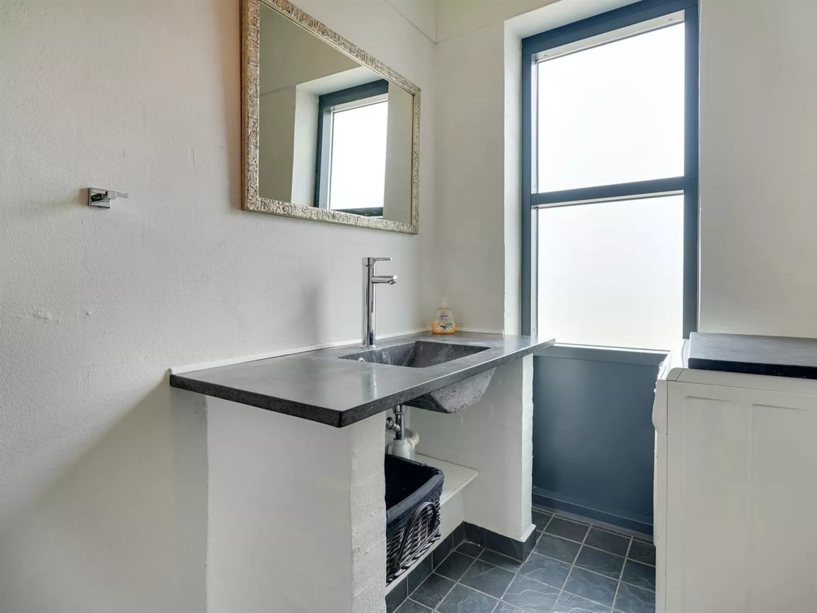 "Anselmi" - 450m from the sea-Binnen