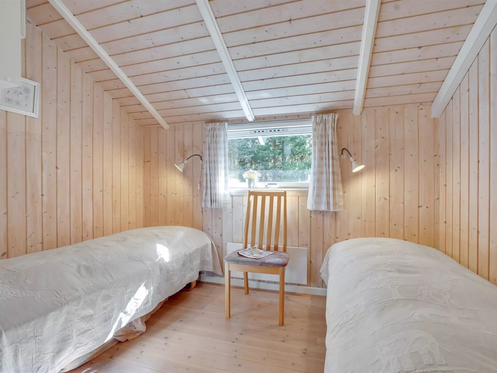 "Saana" - 700m from the sea-Binnen