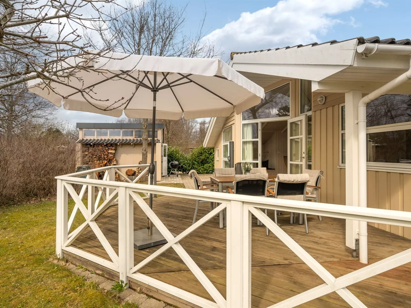 "Sitka" - 250m from the sea-Buiten