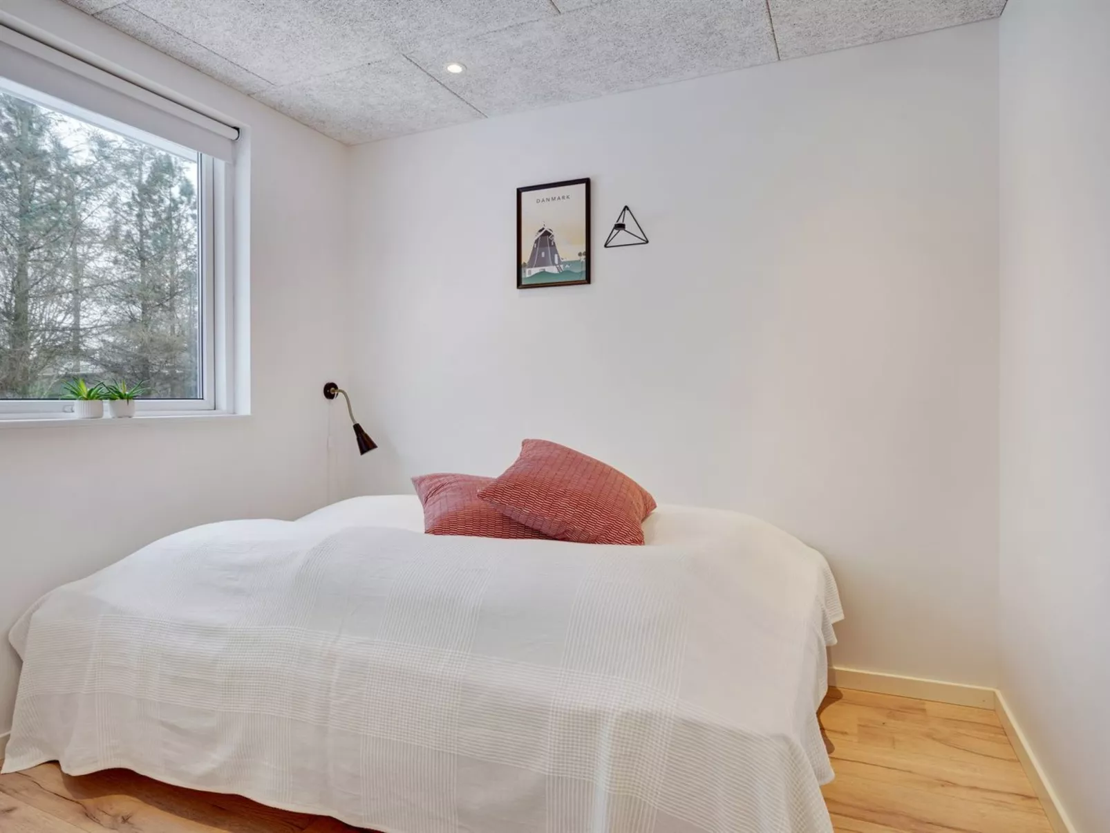 "Jurien" - 450m from the sea-Binnen