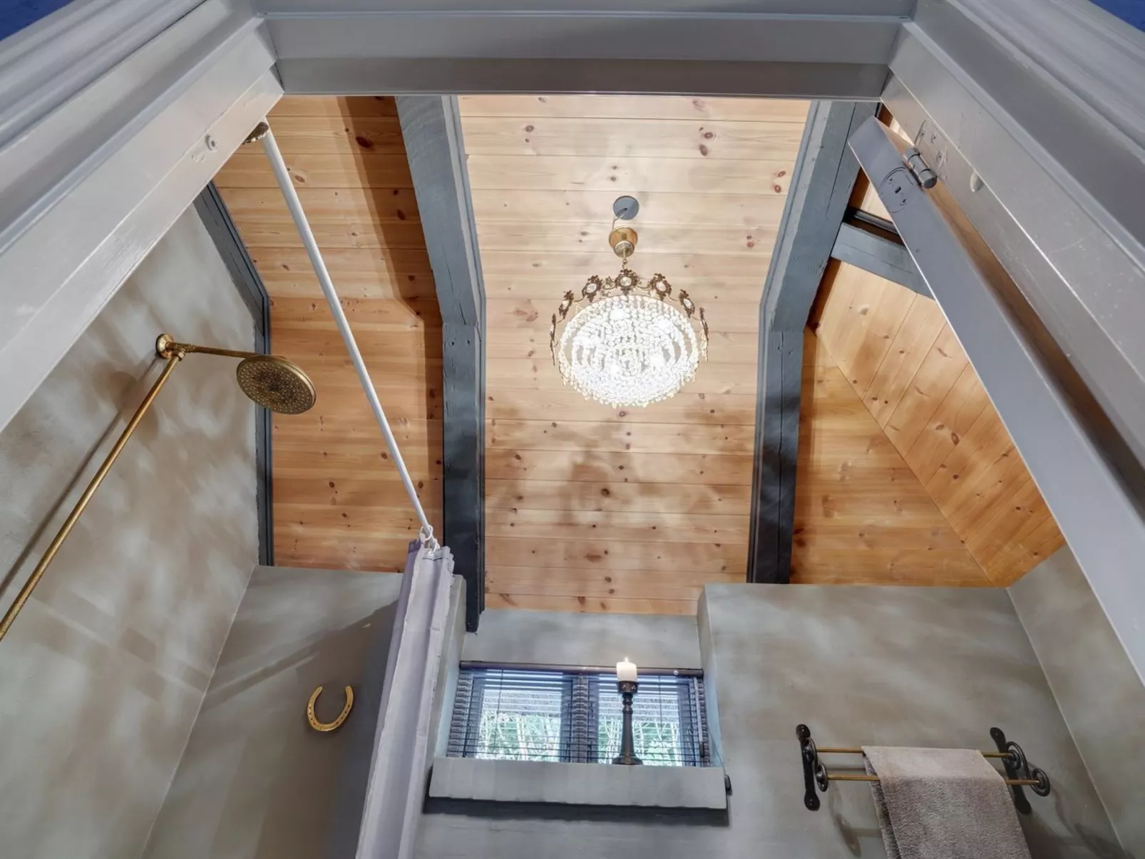 "Maileen" - 2.1km to the fjord-Binnen