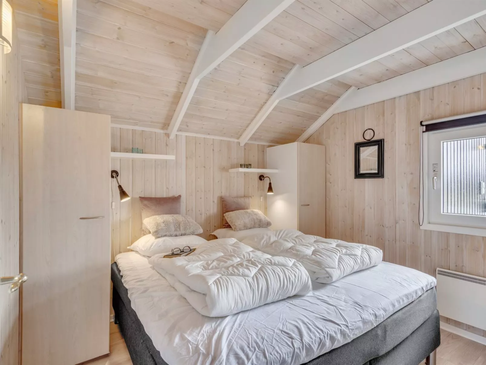 "Gudmundine" - 350m to the fjord-Binnen