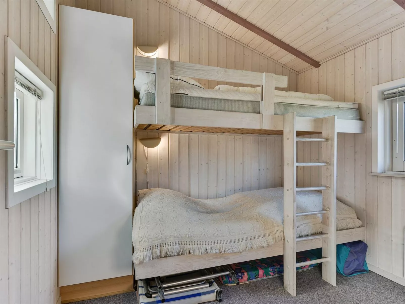 "Roel" - 500m from the sea-Binnen