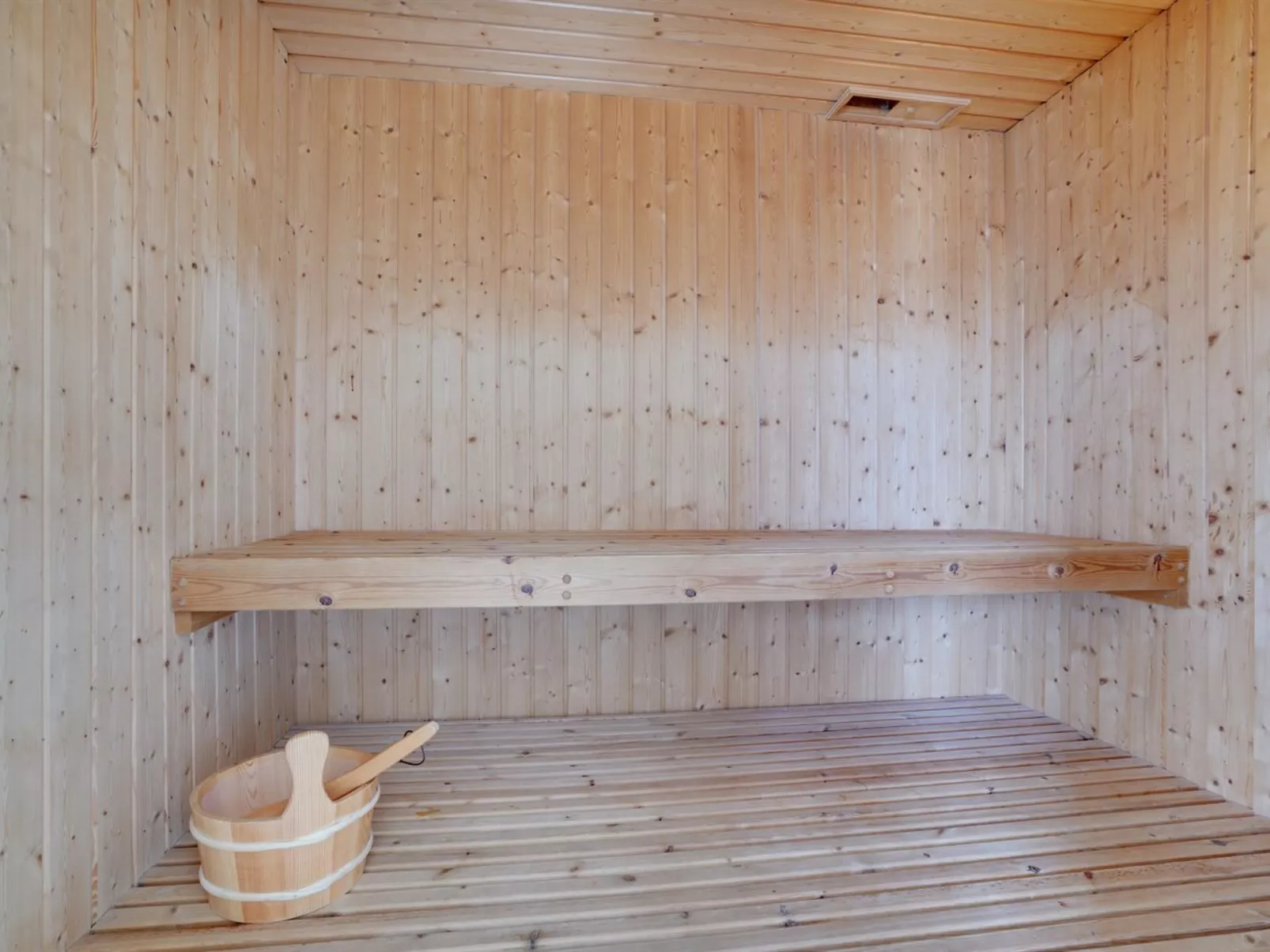 "Nyssa" - 350m from the sea-Binnen