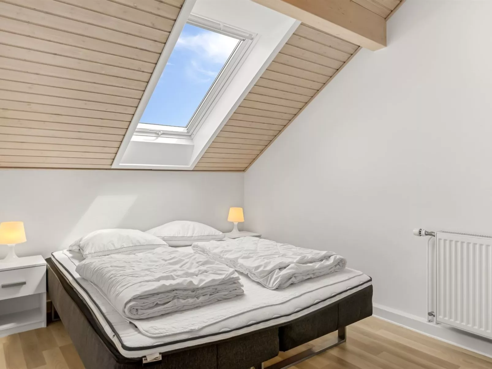 "Drita" - 2.3km from the sea-Binnen