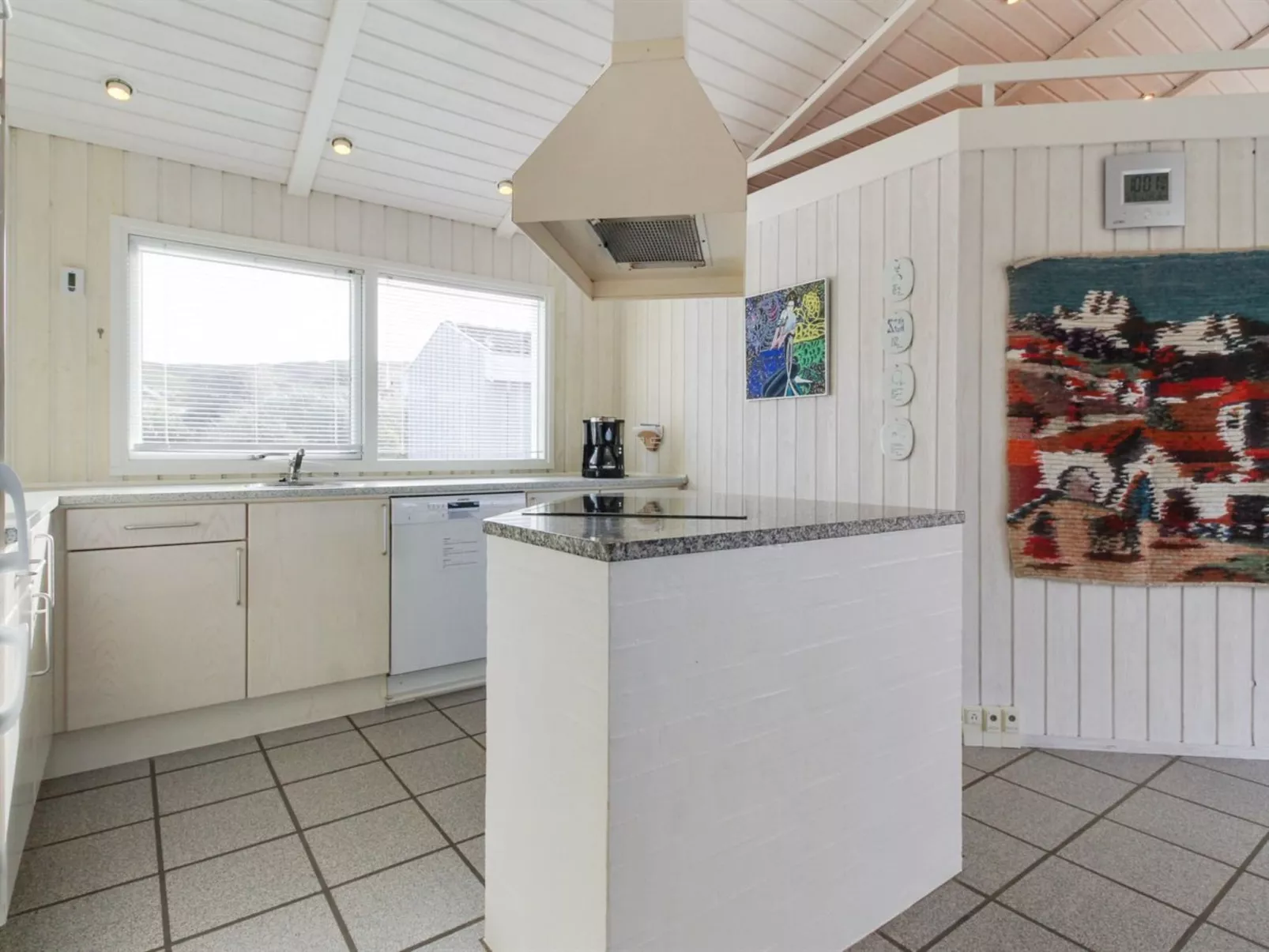 "Avni" - 200m from the sea-Binnen