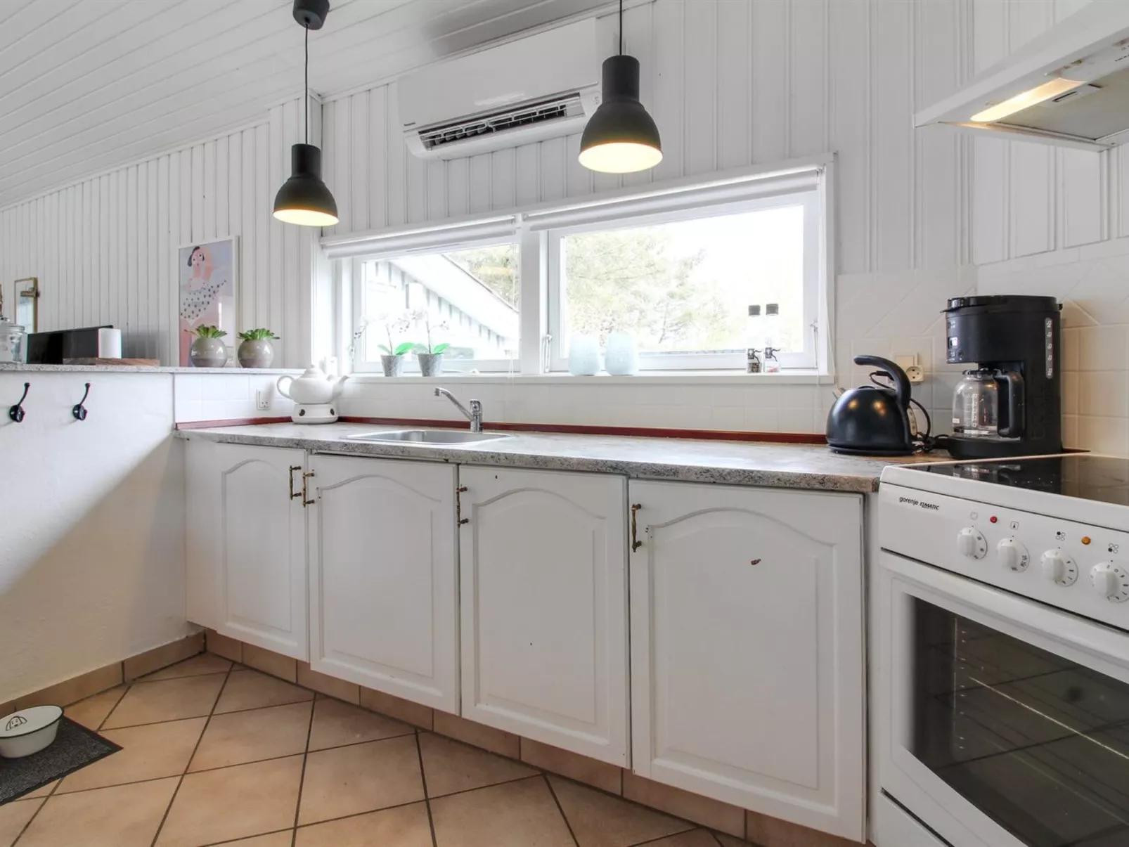 "Henryette" - 200m from the sea-Binnen