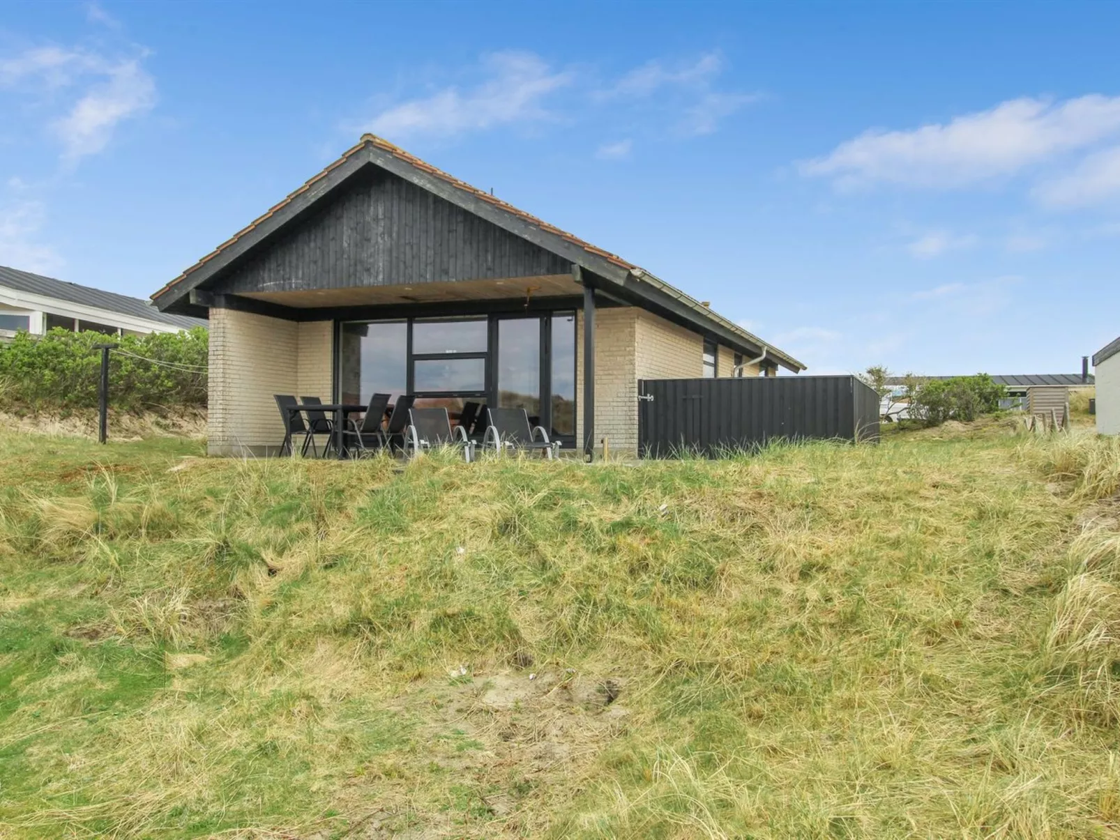 "Sophine" - 50m from the sea-Buiten