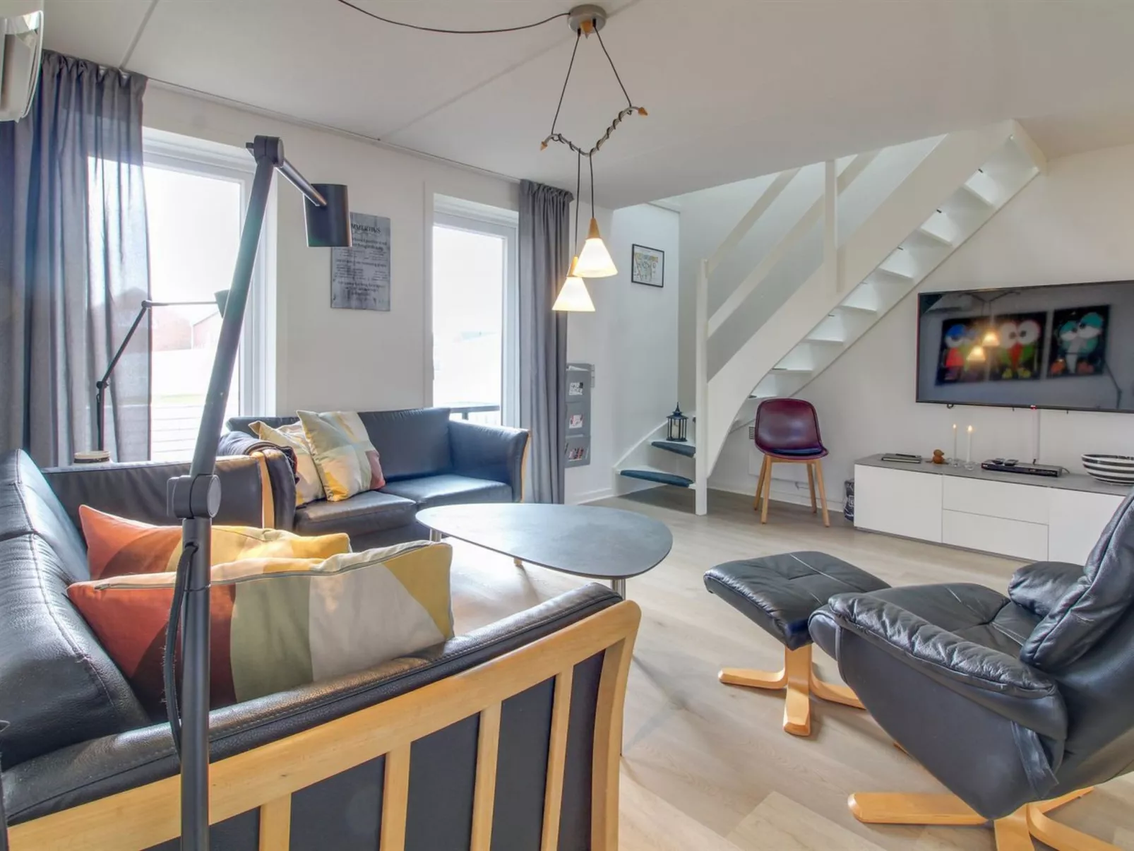 "Adils" - 2.5km from the sea - Binnen