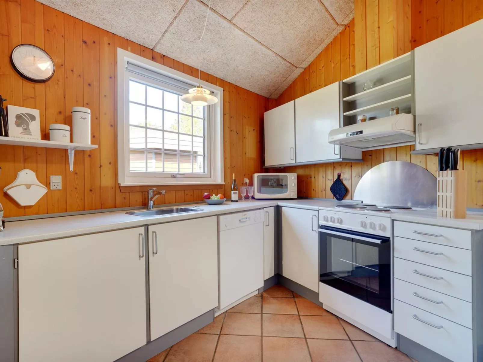 "Mariette" - 3.1km from the sea-Binnen