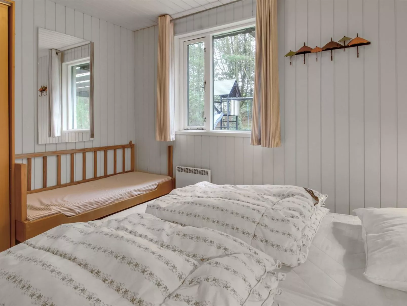 "Emilla" - 3.8km from the sea-Binnen