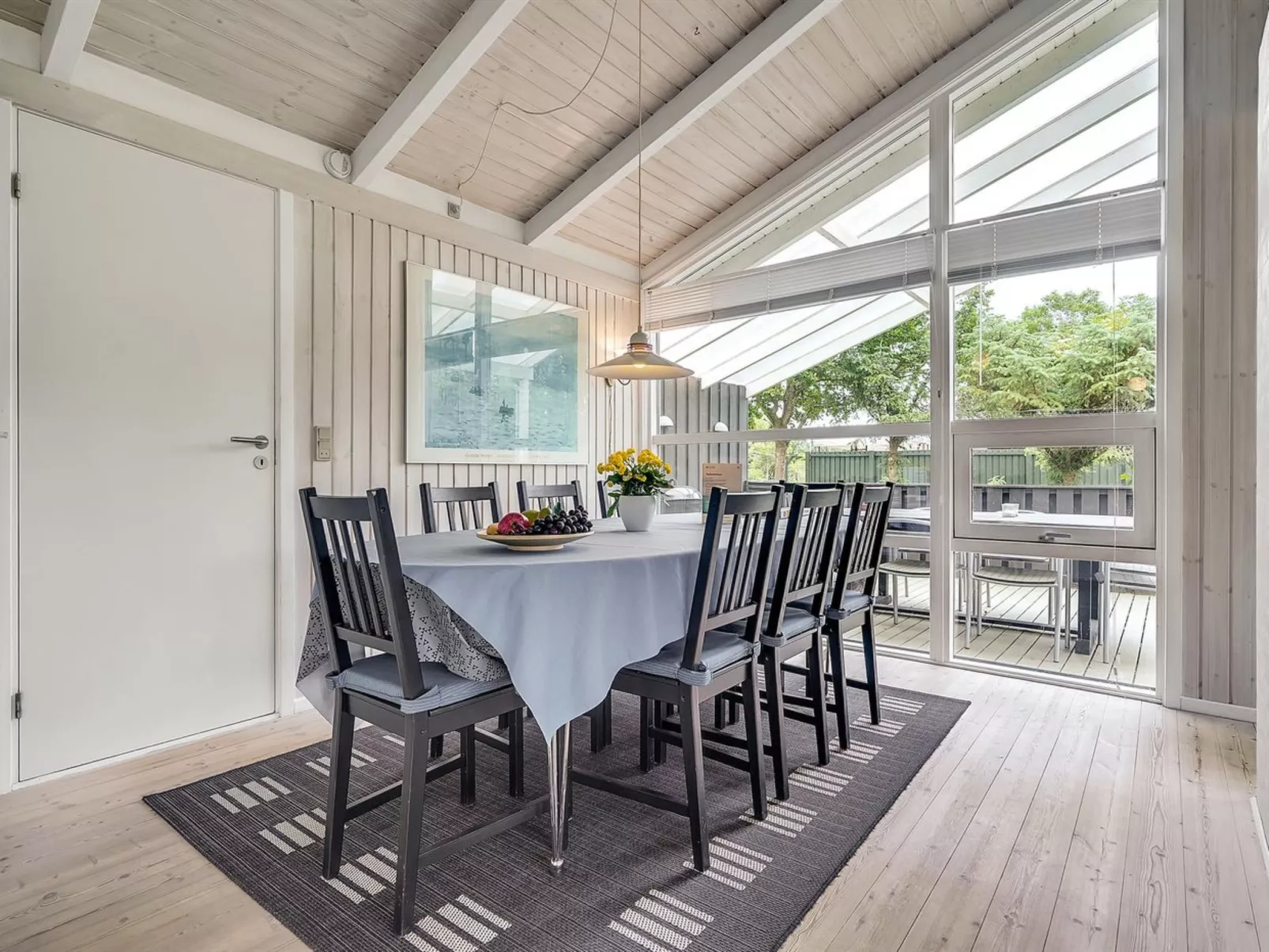 "Gjorgjija" -  from the sea-Binnen