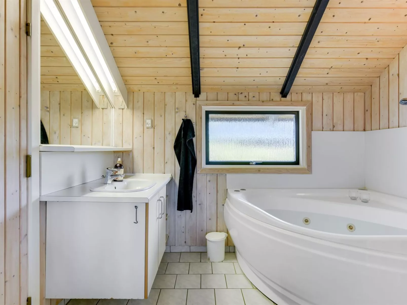 "Joona" - 600m from the sea-Binnen