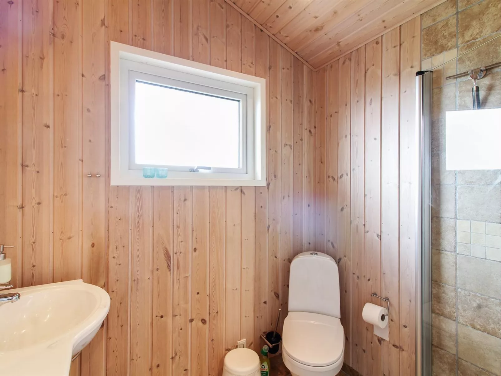 "Herbiorn" - 403m from the sea-Binnen