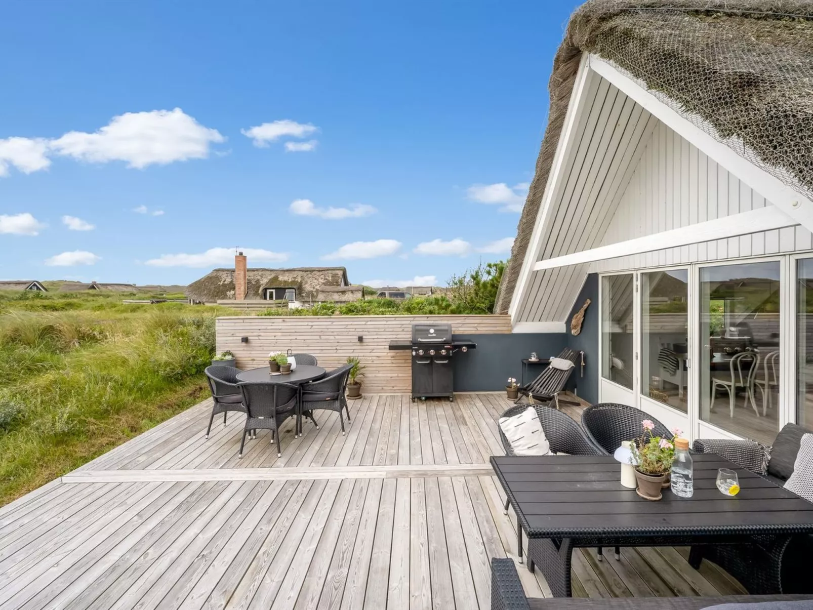 "Hen" - 400m from the sea-Buiten