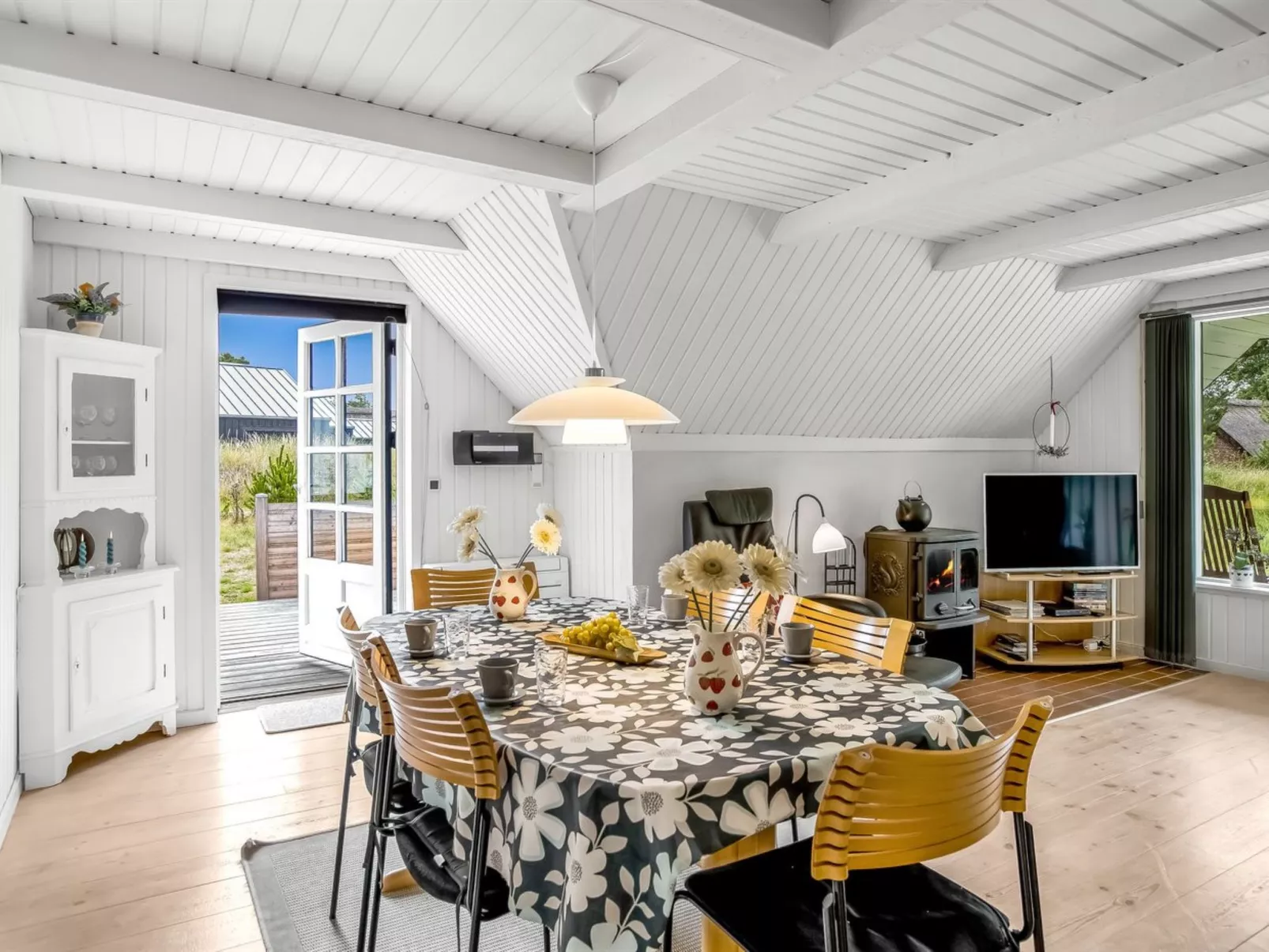 "Lilo" - 1km from the sea-Binnen