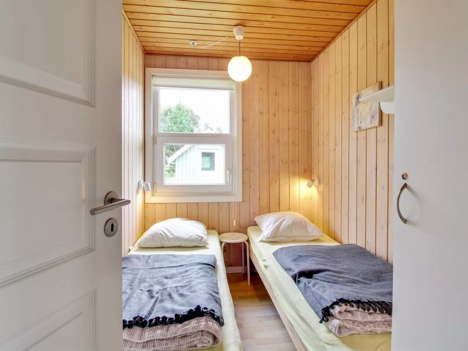 "Livia" - 900m from the sea-Binnen