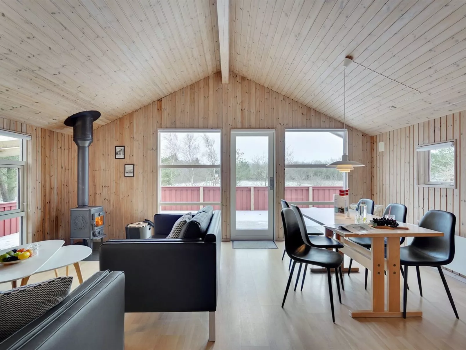 "Halla" - 200m to the fjord-Binnen