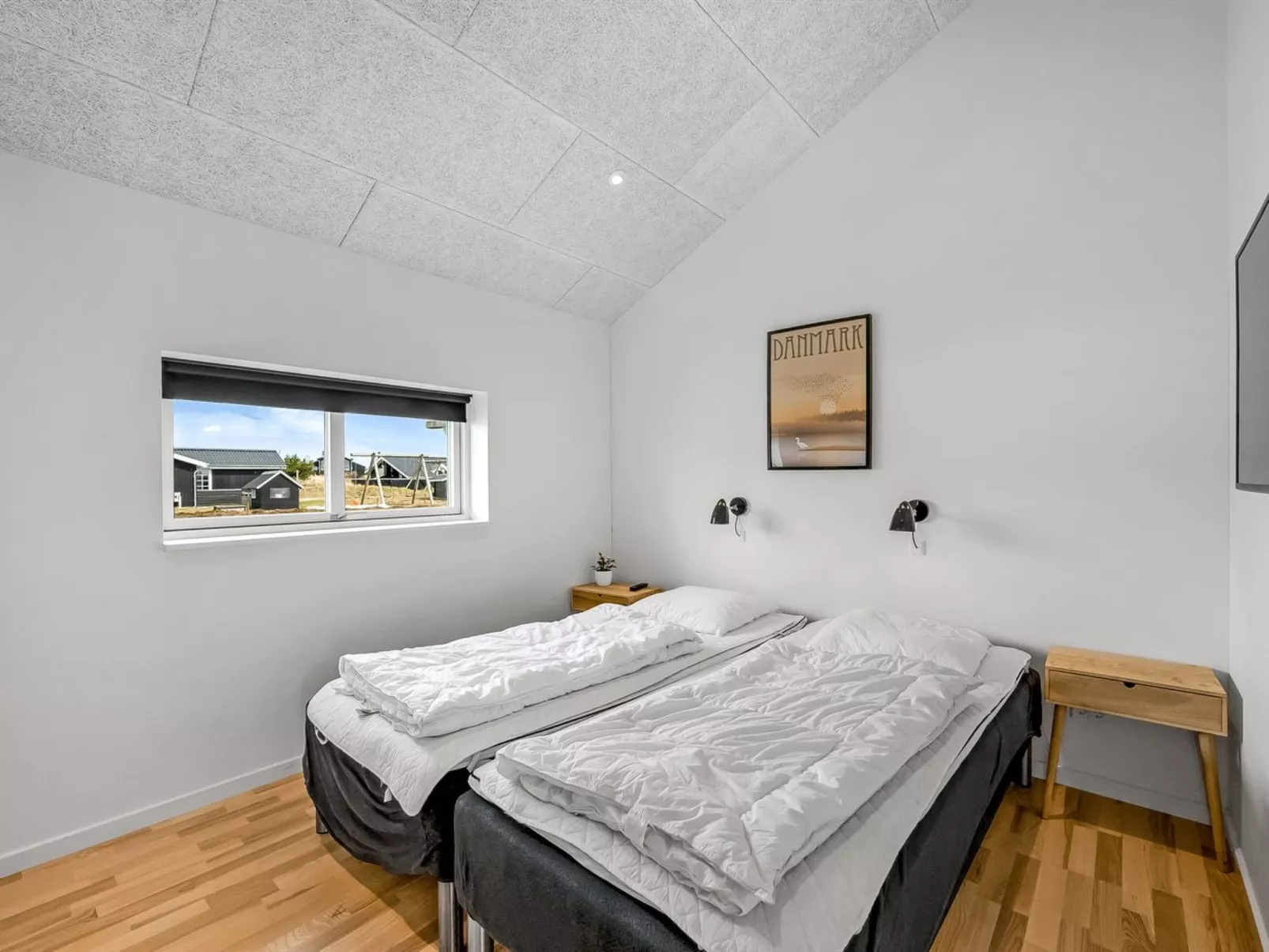 "Ennie" -  from the sea-Binnen