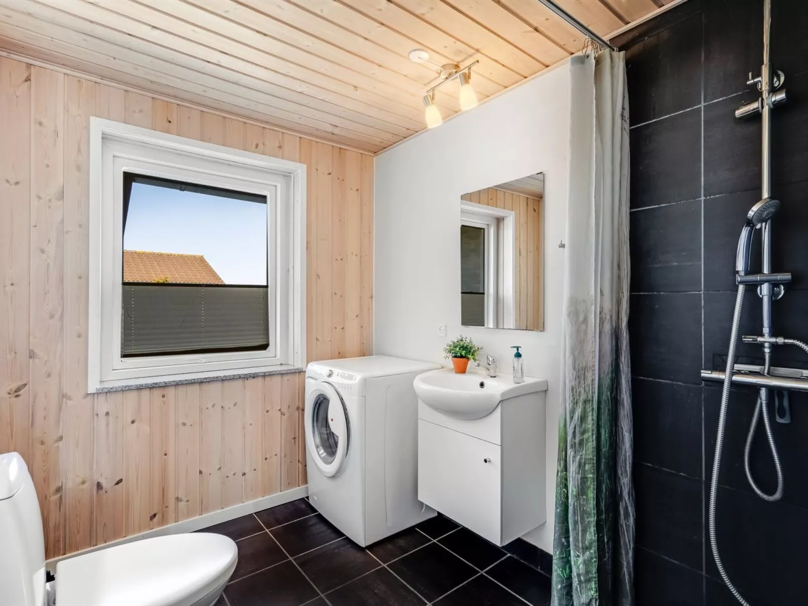 "Hornbogi" - 300m from the sea-Binnen