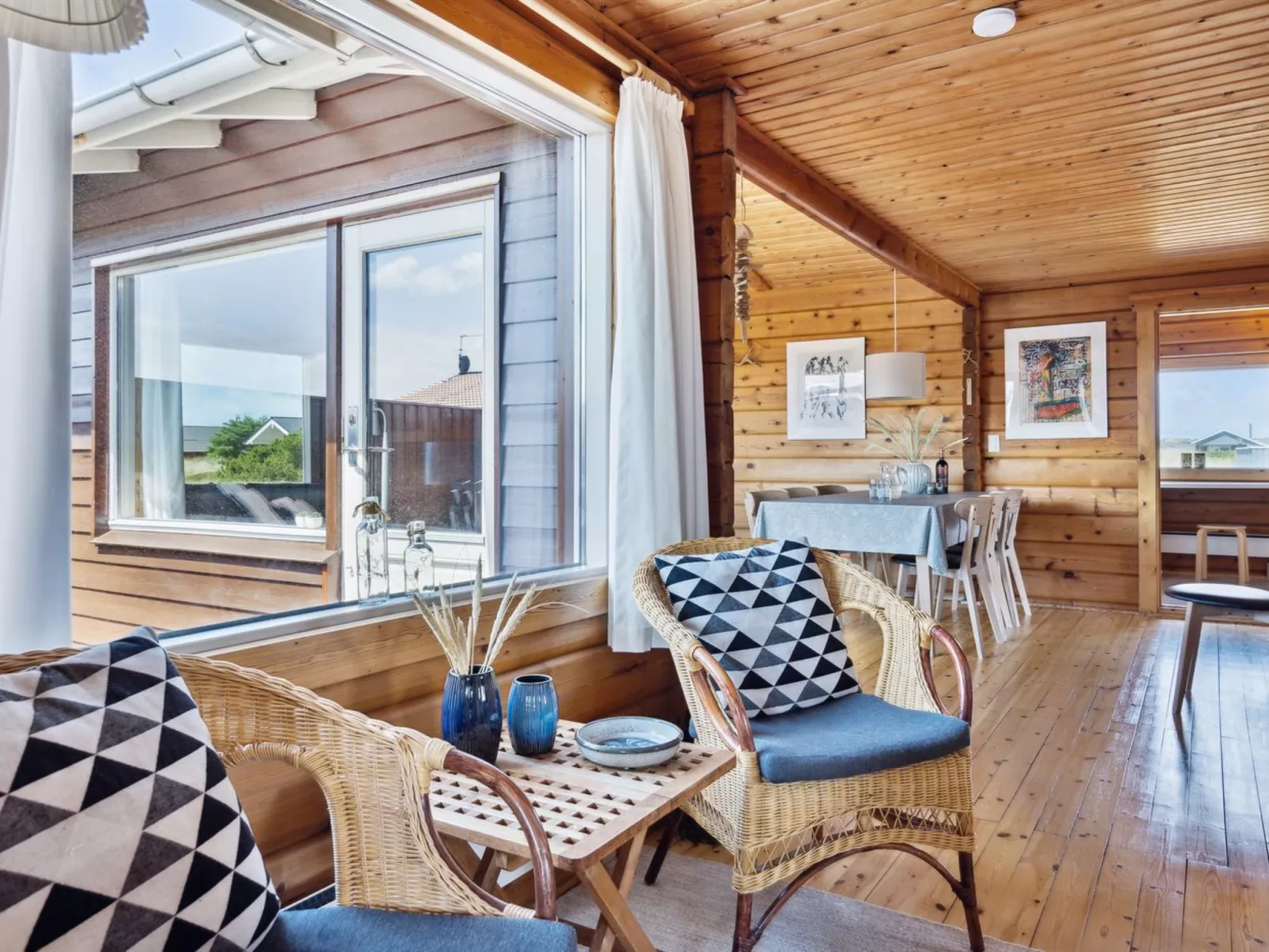 "Evelin" -  from the sea-Binnen