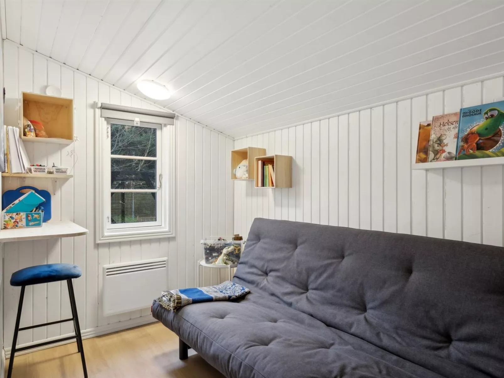 "Astrid" - 875m from the sea-Binnen