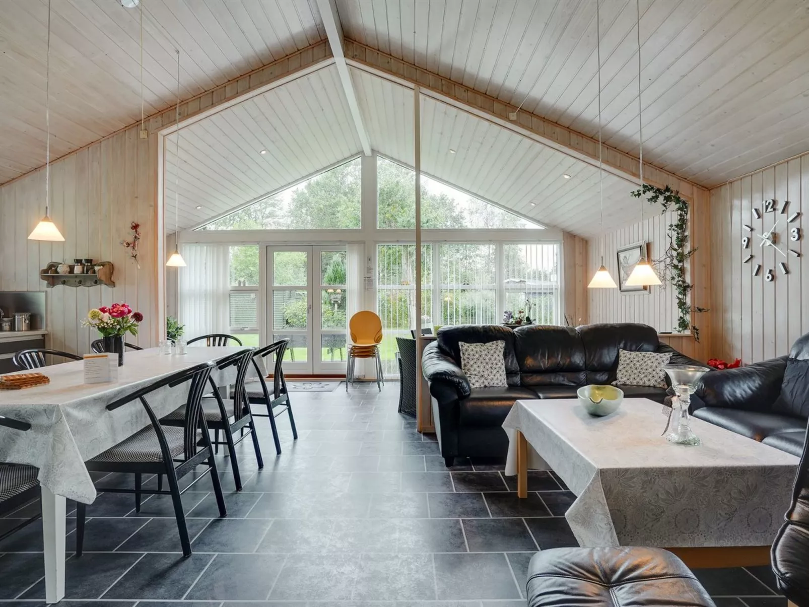 "Hermand" - 700m from the sea-Binnen