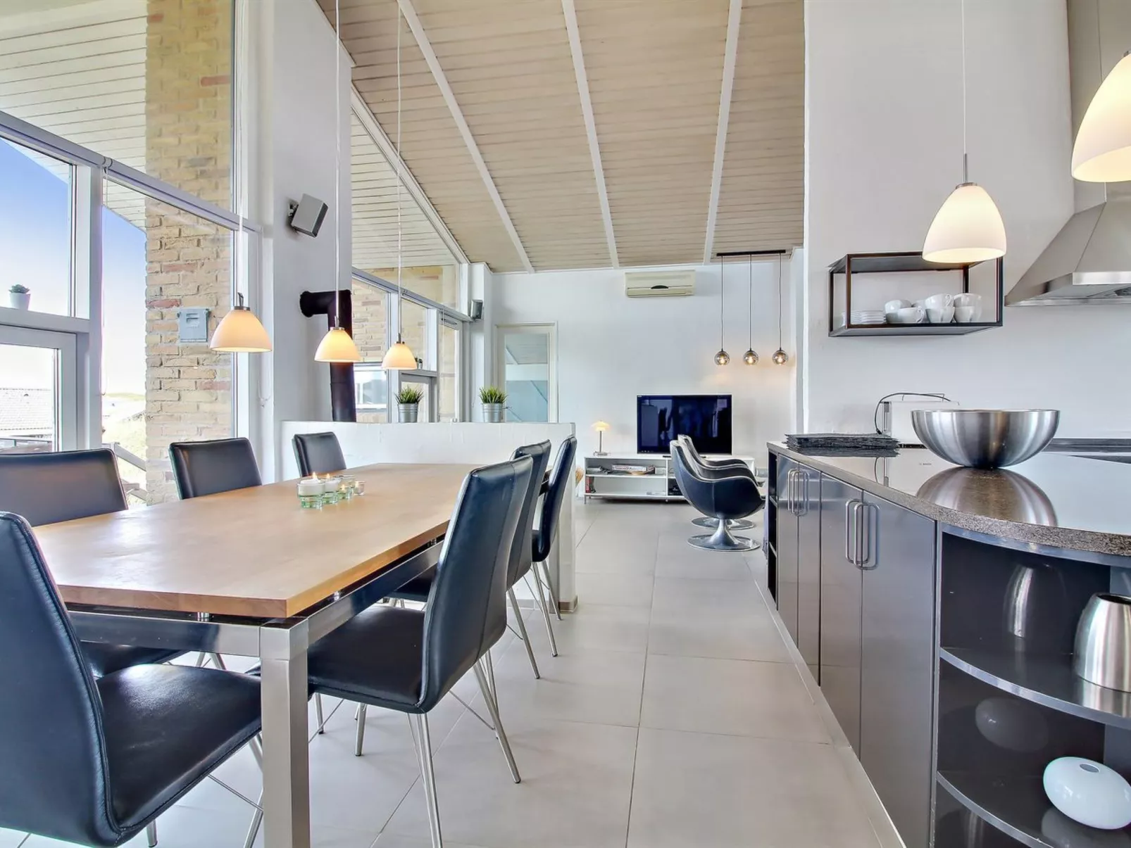 "Judeth" - 300m from the sea-Binnen