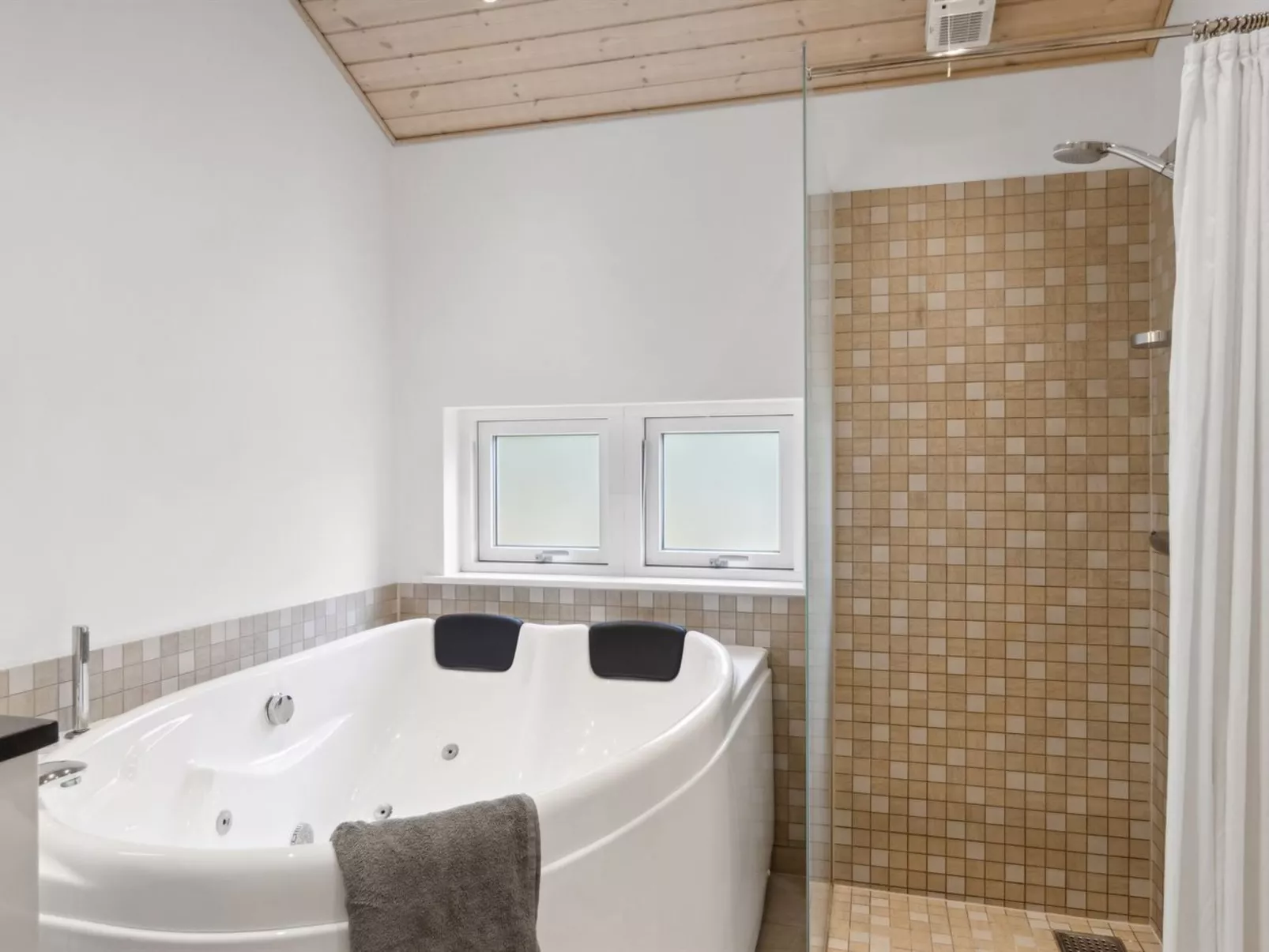 "Hunlef" - 400m from the sea-Binnen