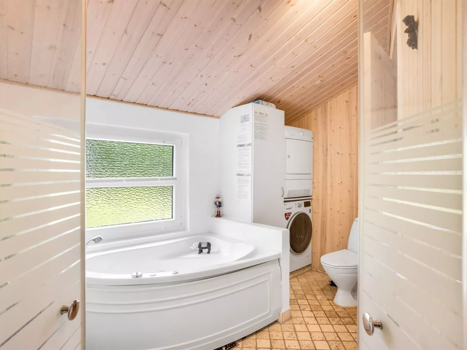 "Akima" - 700m from the sea-Binnen