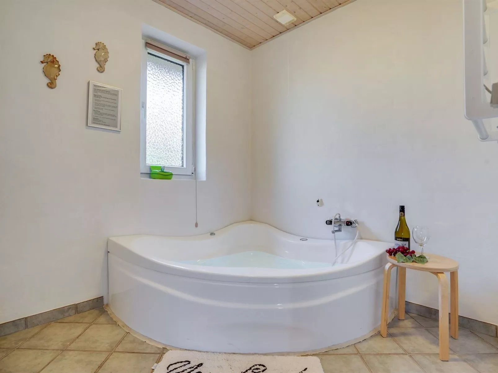 "Wyatt" - 30km from the sea-Binnen