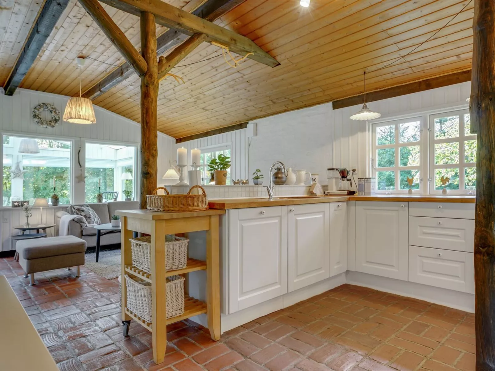 "Arnborg" - 2km from the sea-Binnen