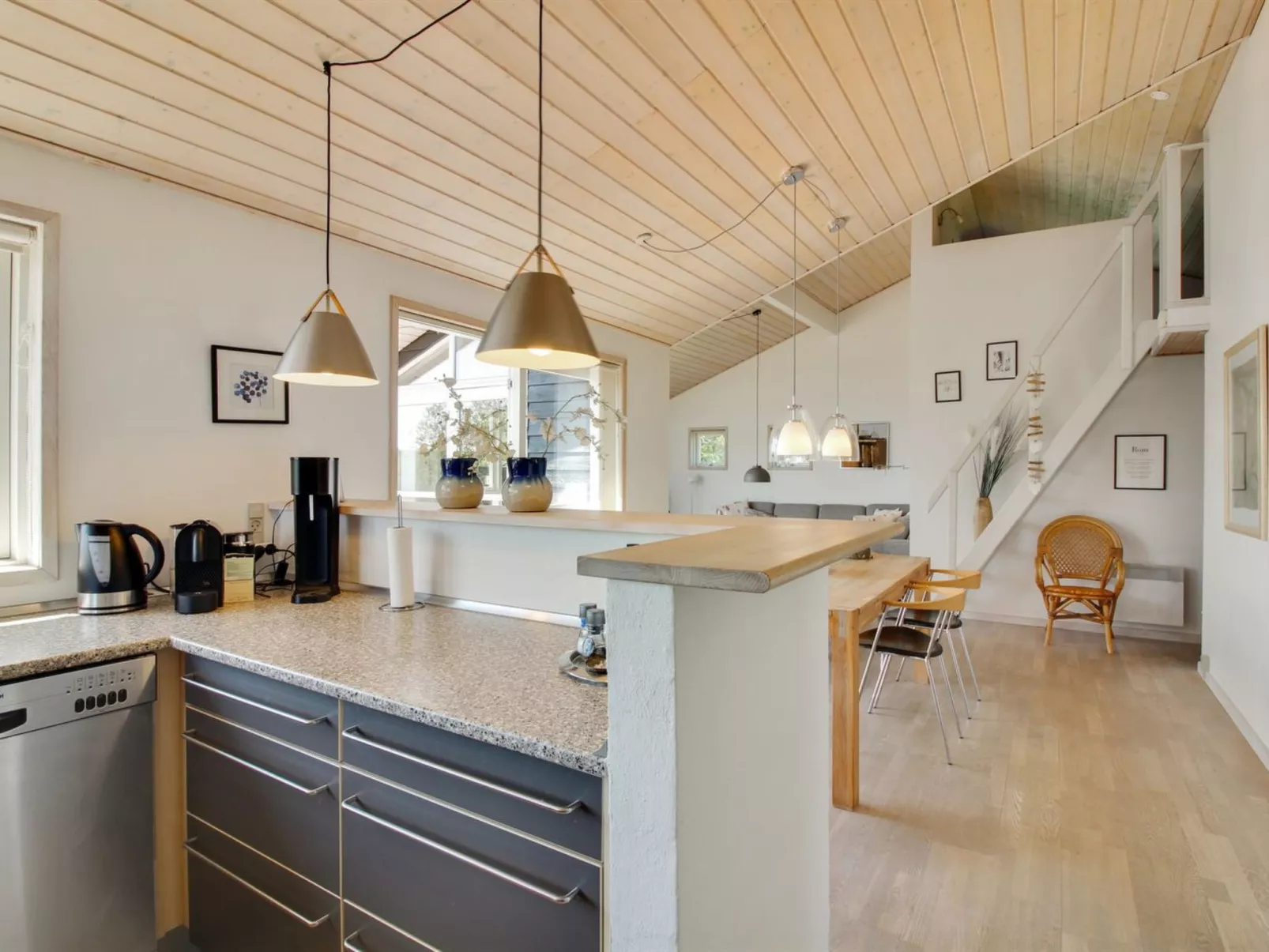 "Hampus" - 500m from the sea-Binnen