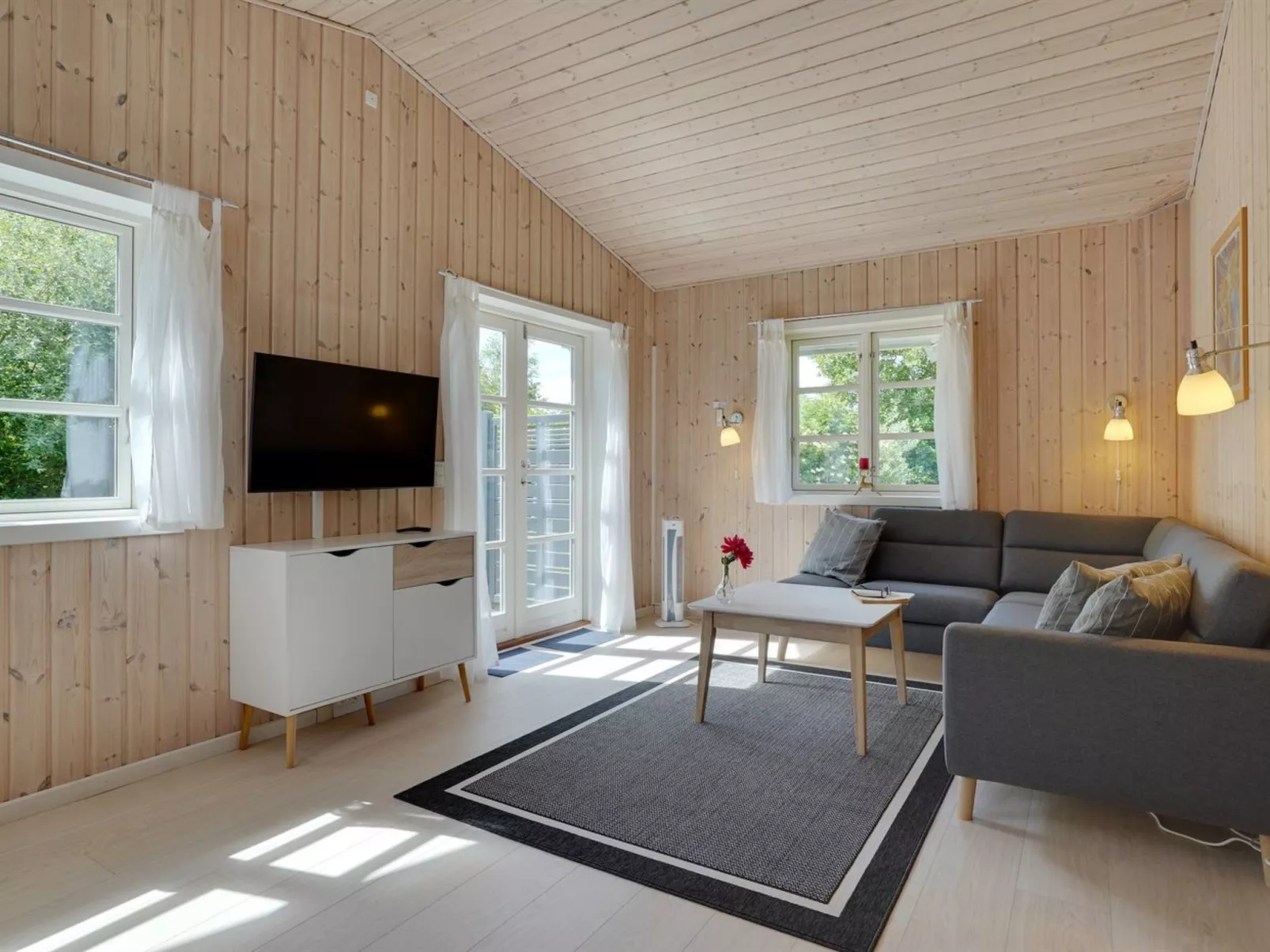 "Aldis" - 300m from the sea-Binnen