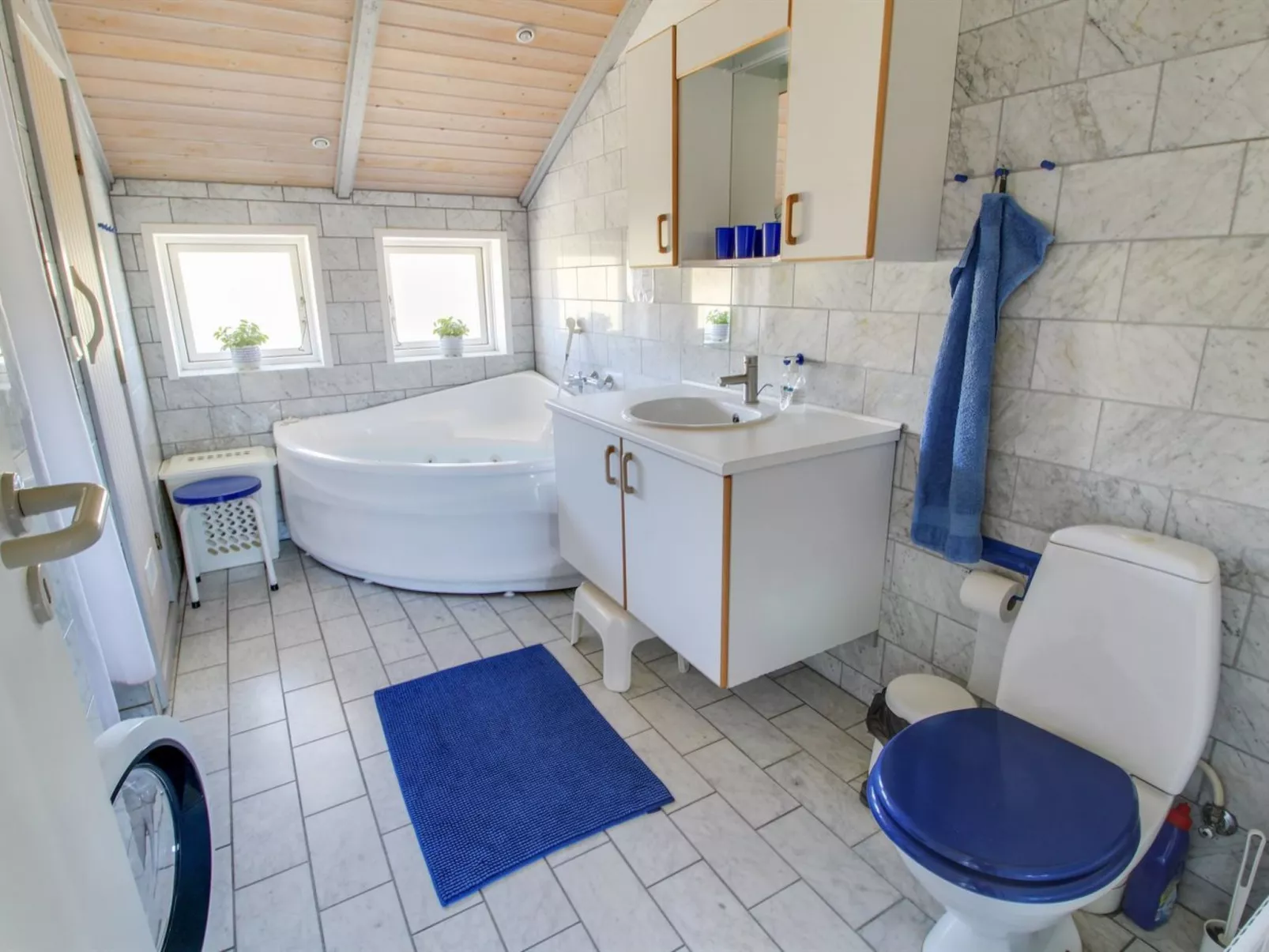 "Wikar" - 50m from the sea-Binnen