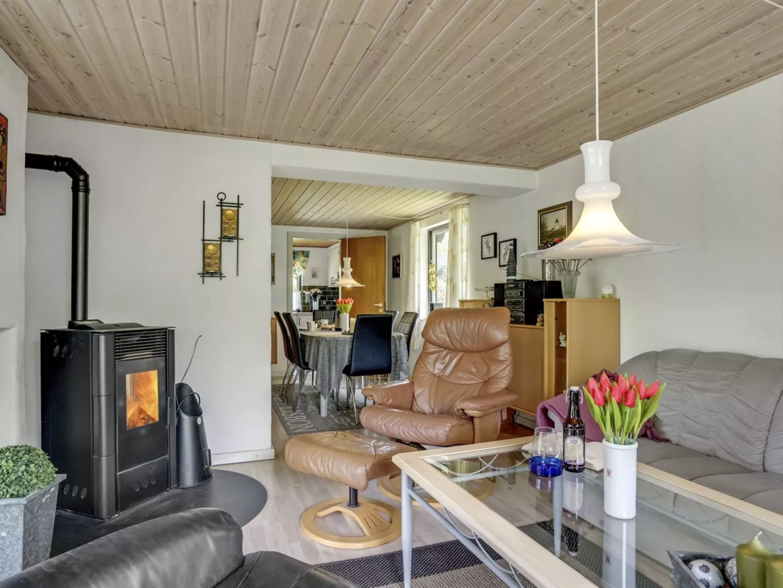 "Yak" - 350m from the sea-Binnen