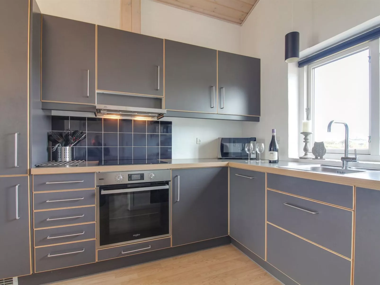 "Mayke" - 900m from the sea-Binnen