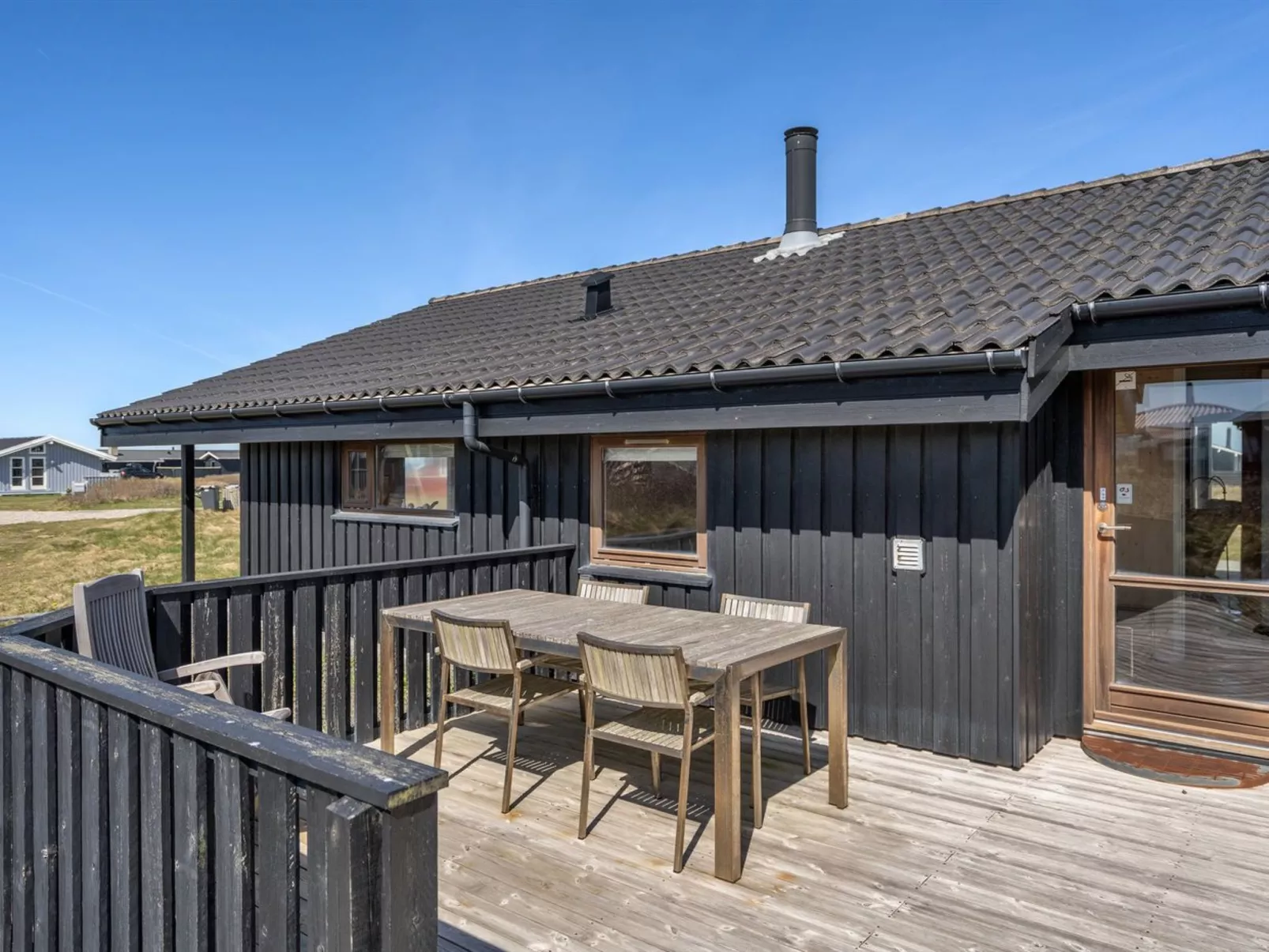 "Tjarko" - 150m from the sea-Buiten