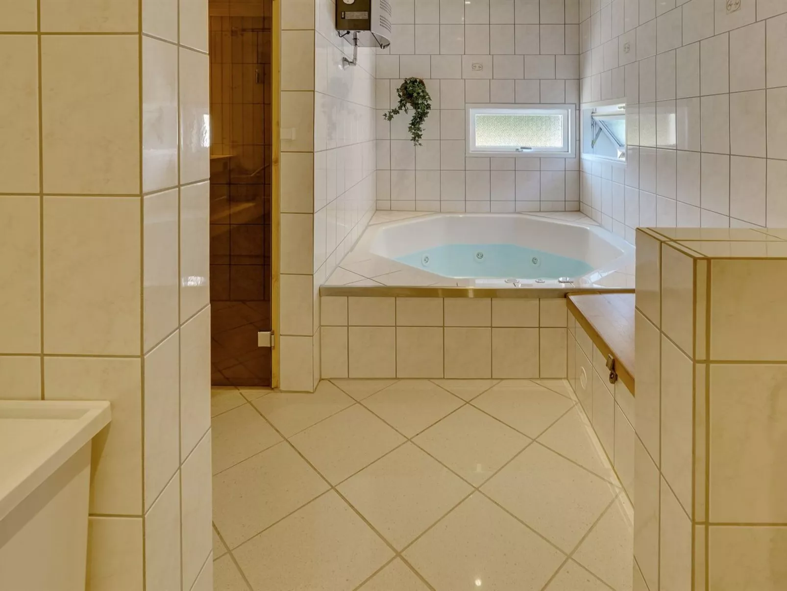 "Sora" - 2km from the sea-Binnen