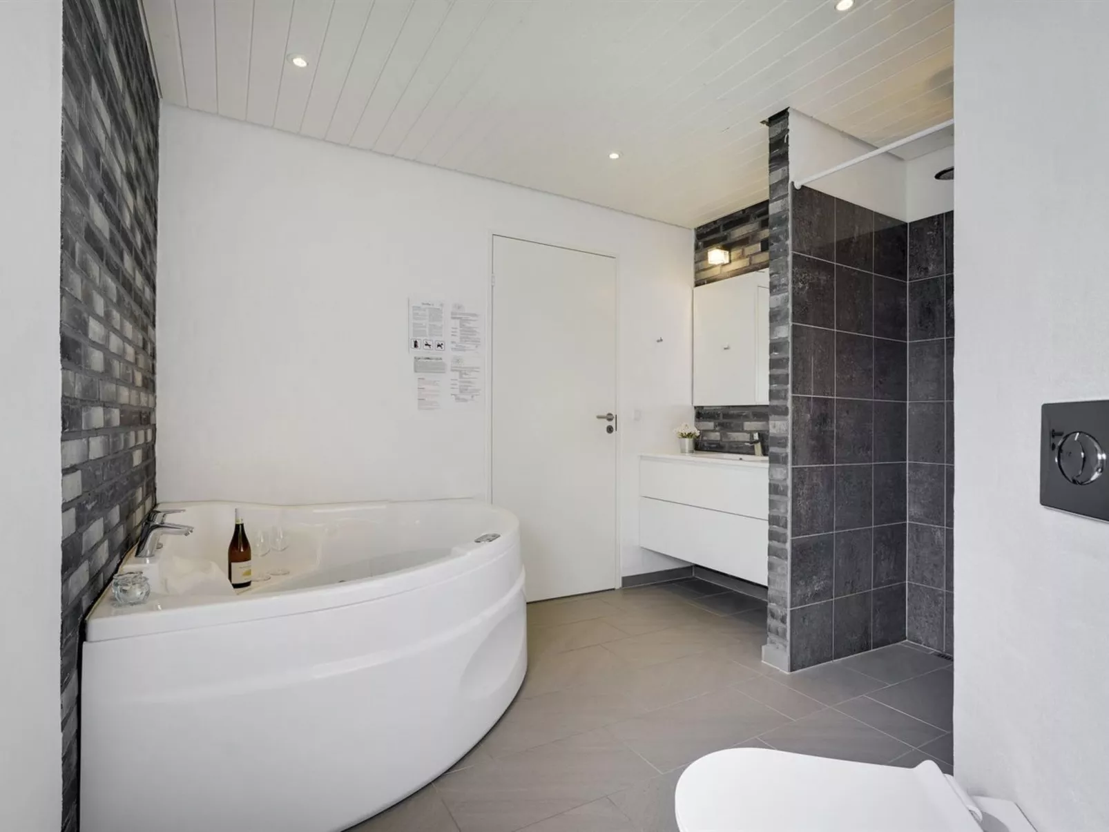 "Øthbiorn" - 1.1km from the sea-Binnen