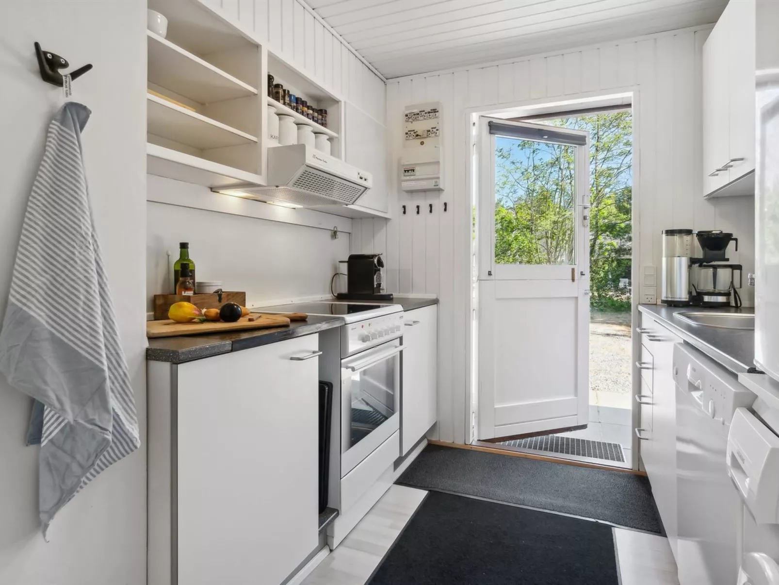 "Malou" - 350m from the sea-Binnen