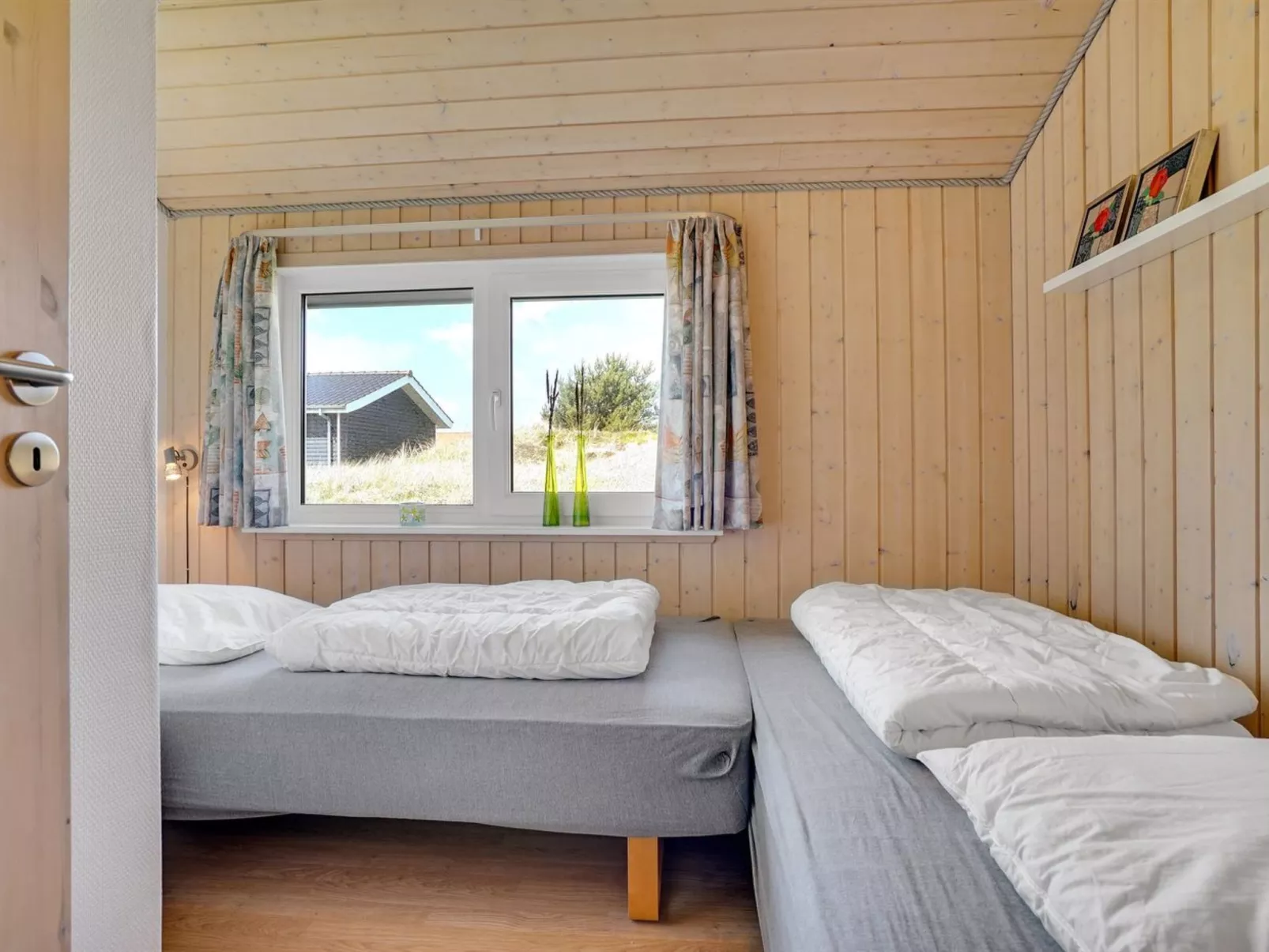 "Ivar" - 900m from the sea-Binnen