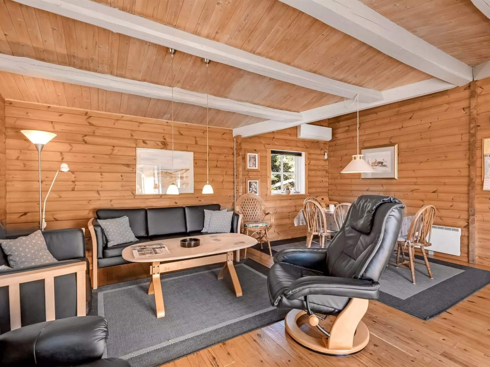 "Yaris" - 800m to the fjord-Binnen