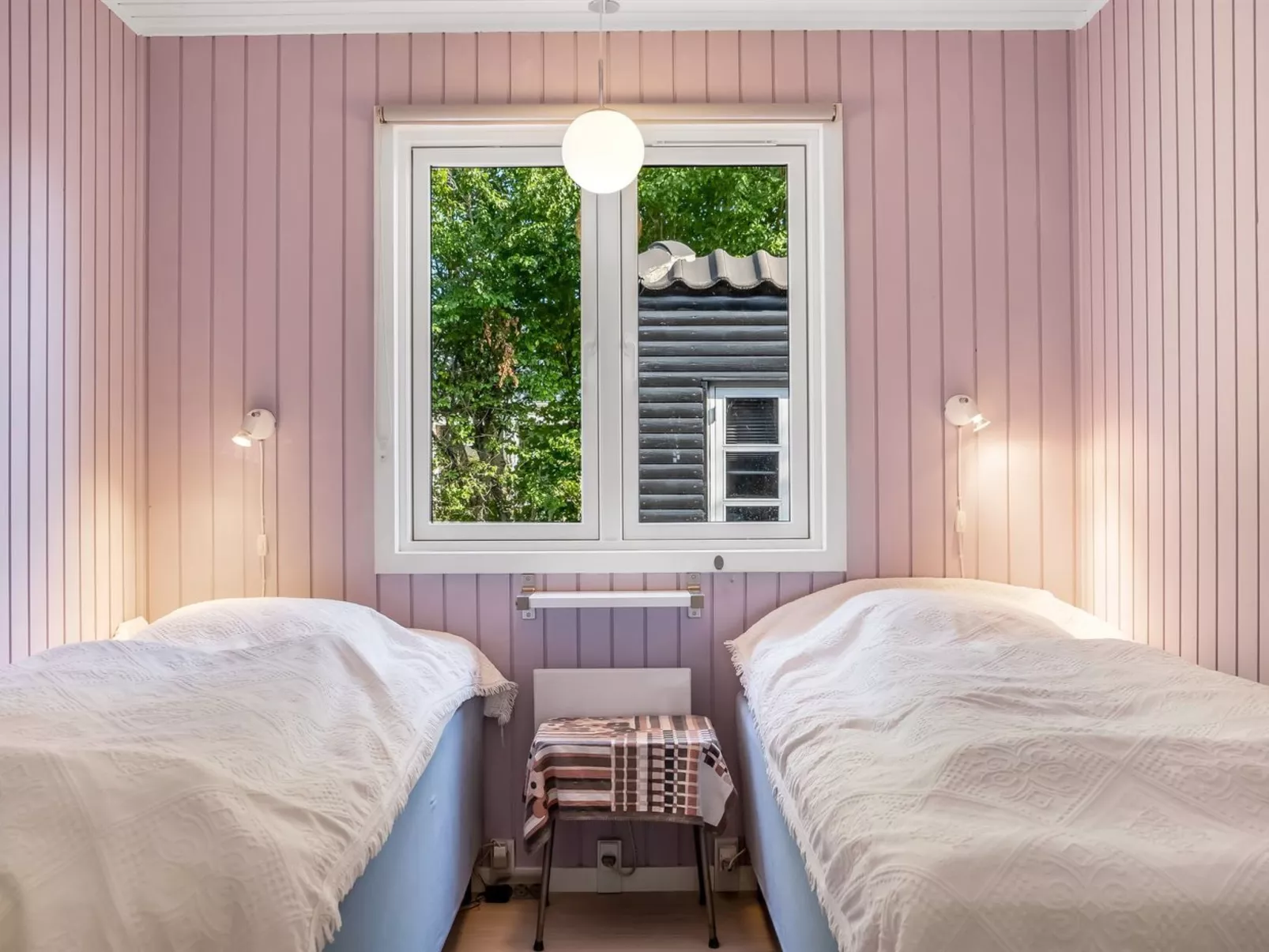 "Gunhil" - 200m from the sea-Binnen